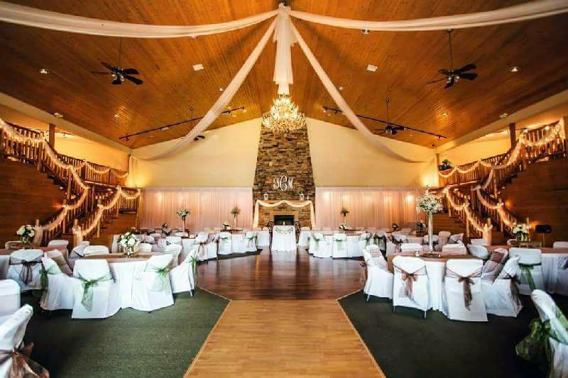 The Lodge At Lake Bowen Commons Photos