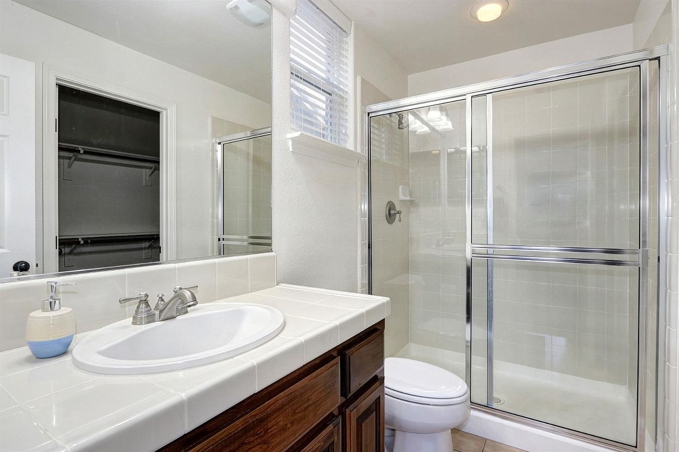 Moxie Realty Group Kelli Moore and Darcia Wilson