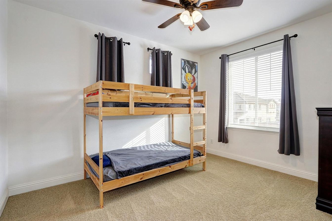 Moxie Realty Group Kelli Moore and Darcia Wilson