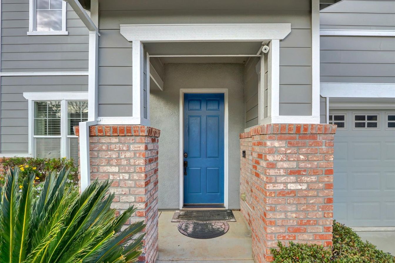 Moxie Realty Group Kelli Moore and Darcia Wilson