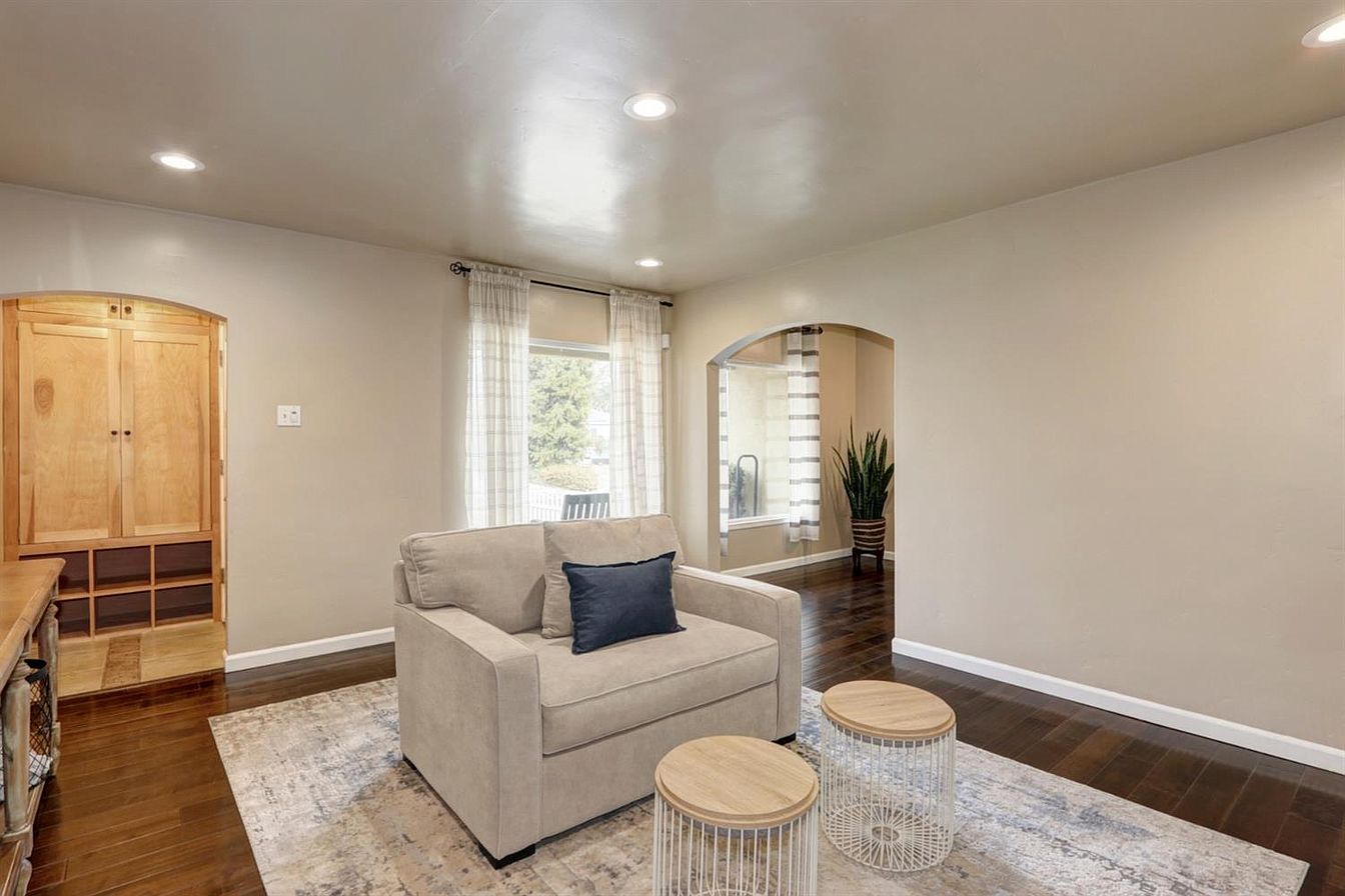 Moxie Realty Group Kelli Moore and Darcia Wilson