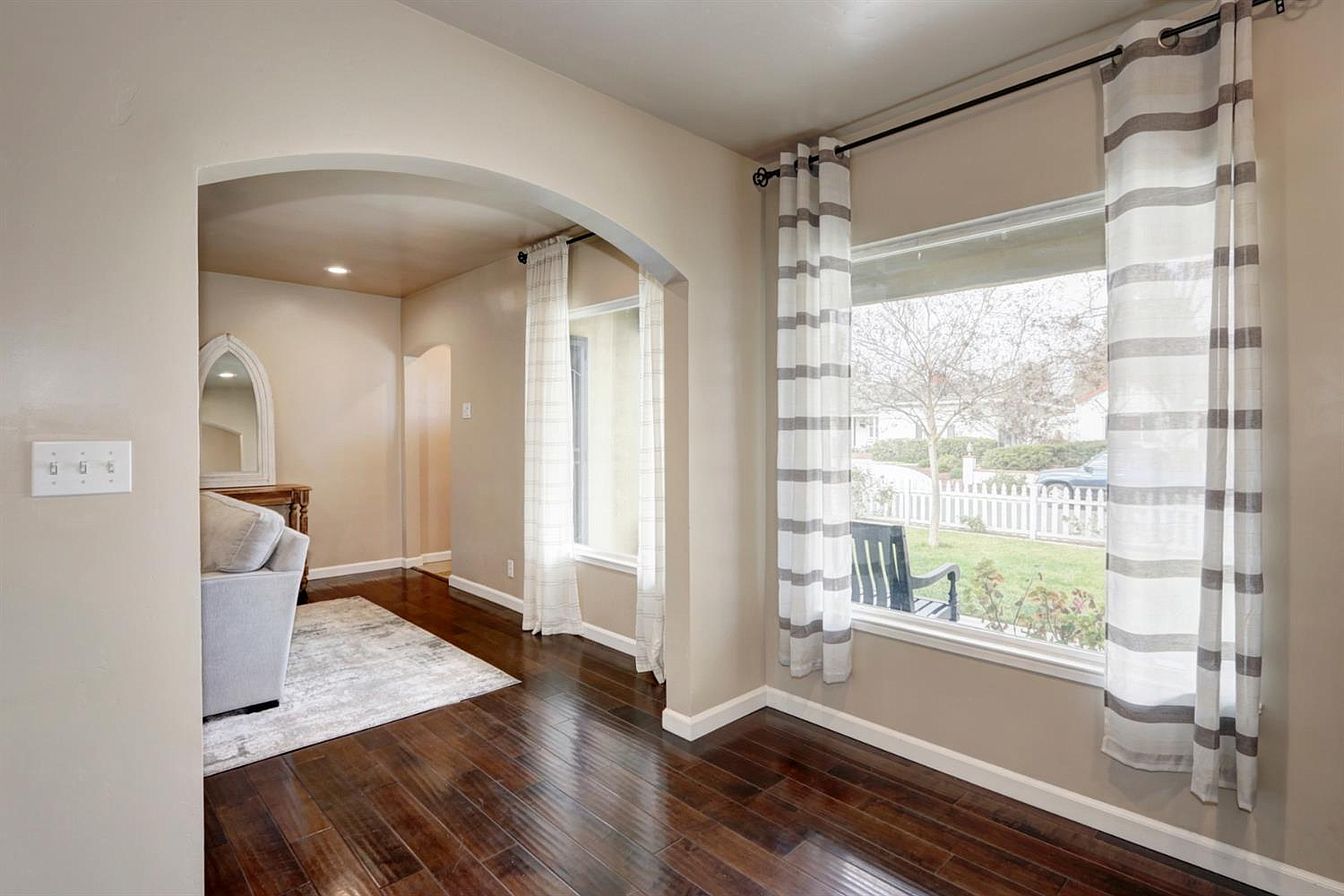 Moxie Realty Group Kelli Moore and Darcia Wilson