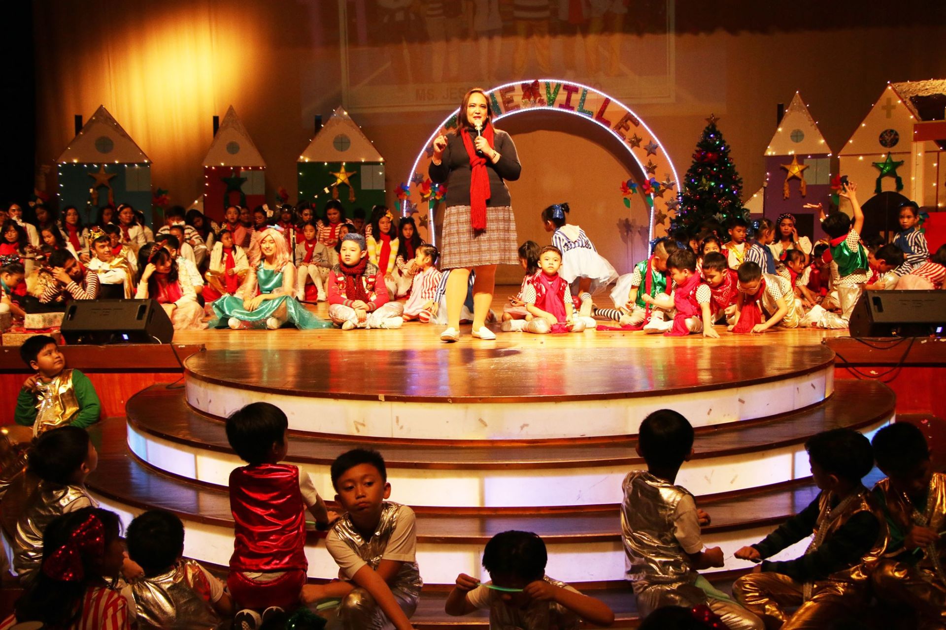 Why Red and Green is the Color of Christmas?