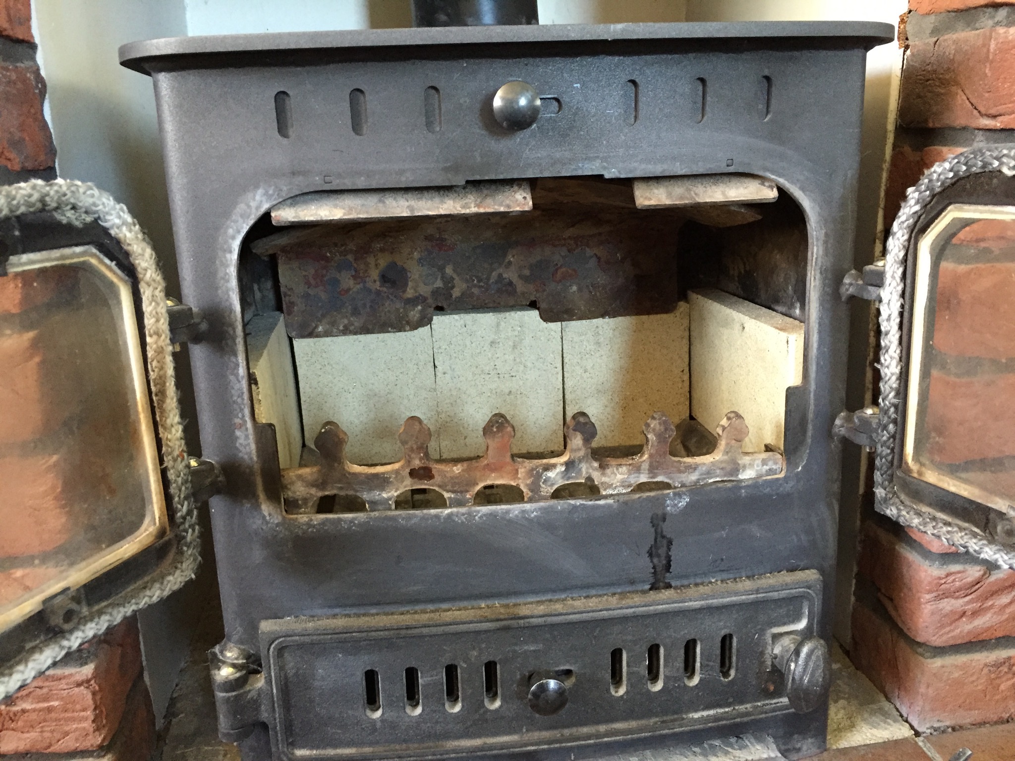 Simon Sweeps. Worcestershire Chimney Sweep & Stove and log burner