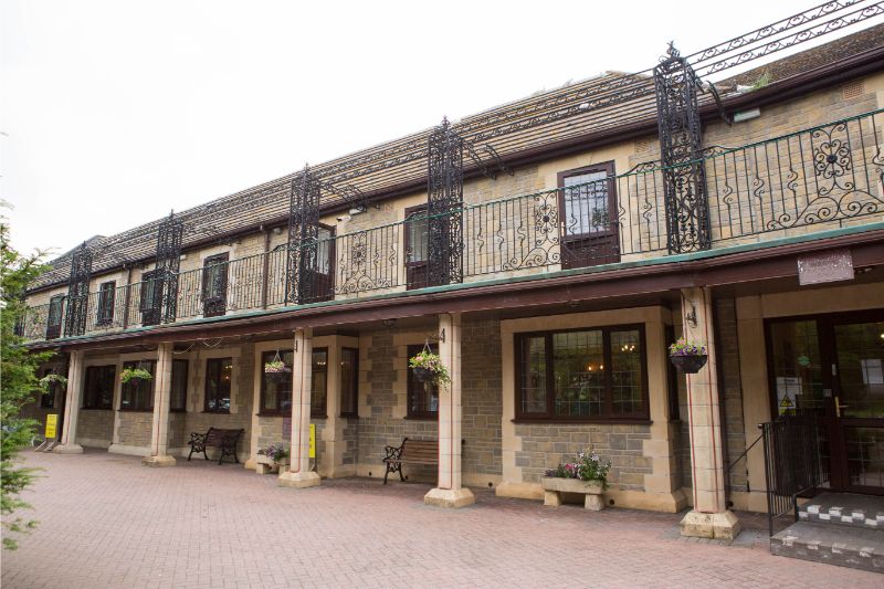 Woodlands Manor, Kendleshire, Bristol