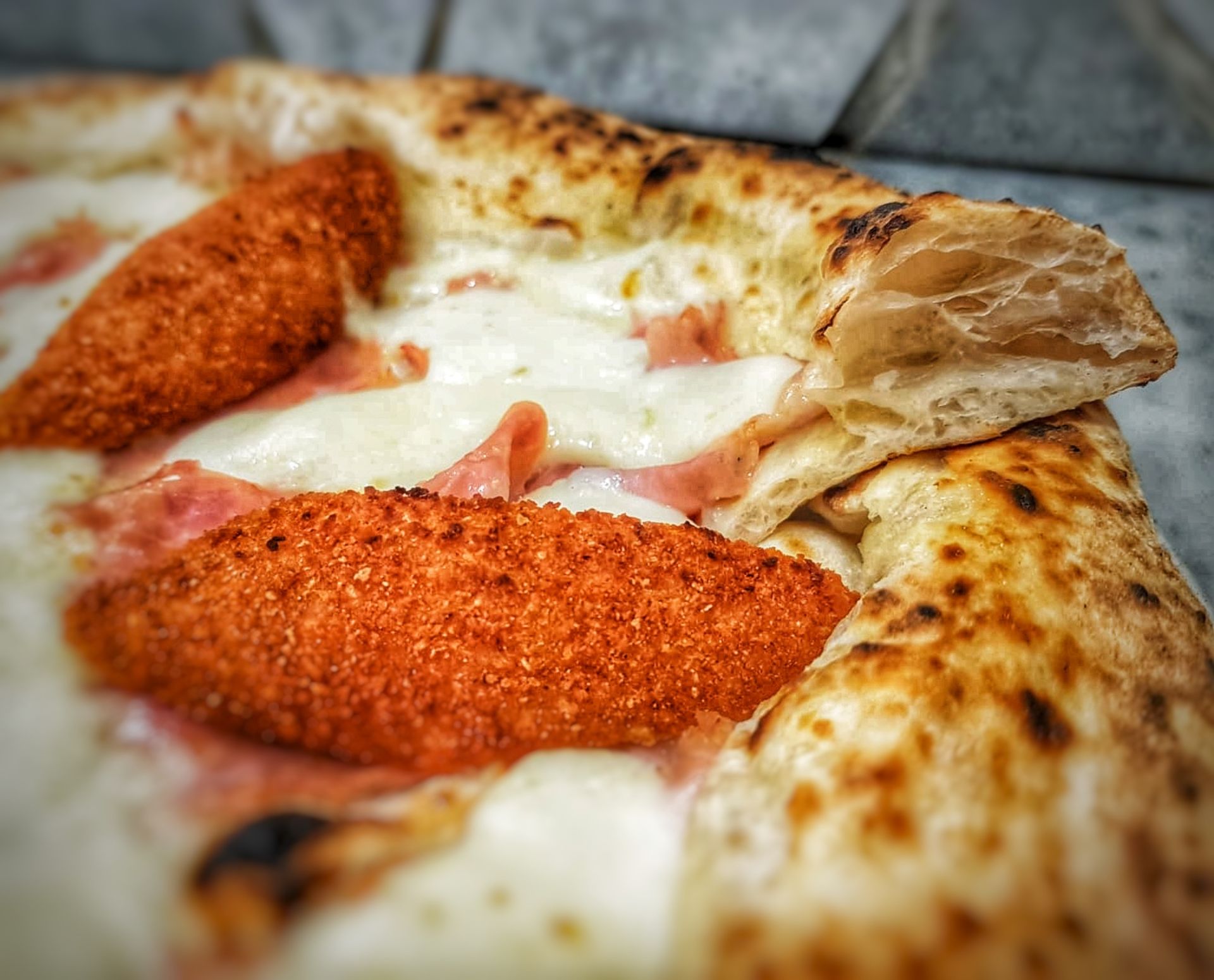 Preparazione pizze e panuozzi La Spezia Pizza Gourmet