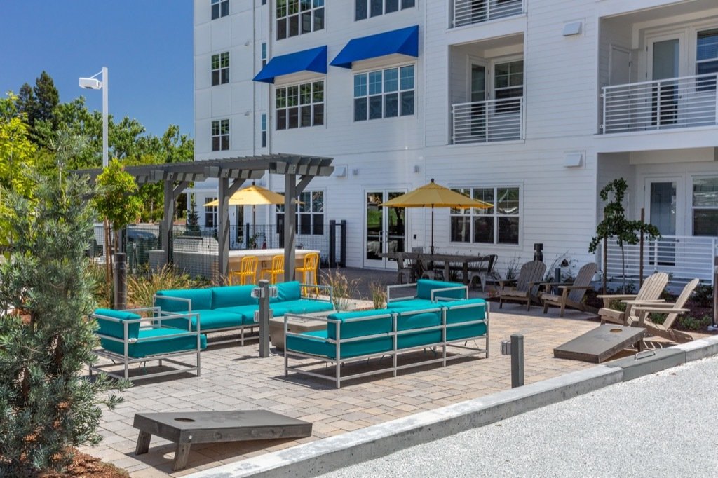 Neighborhood Marina Crossing