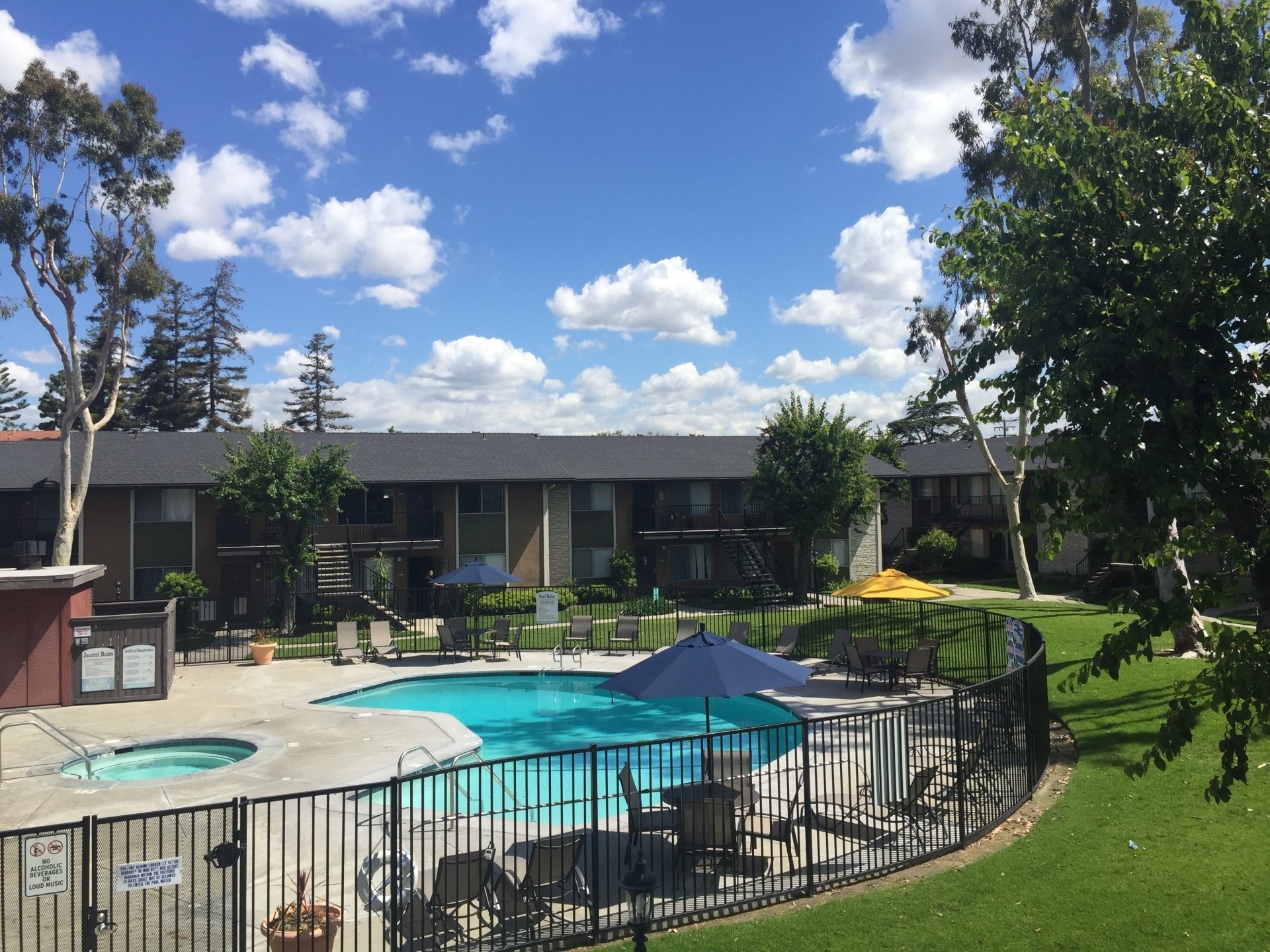 Peppertree Apartments Photos