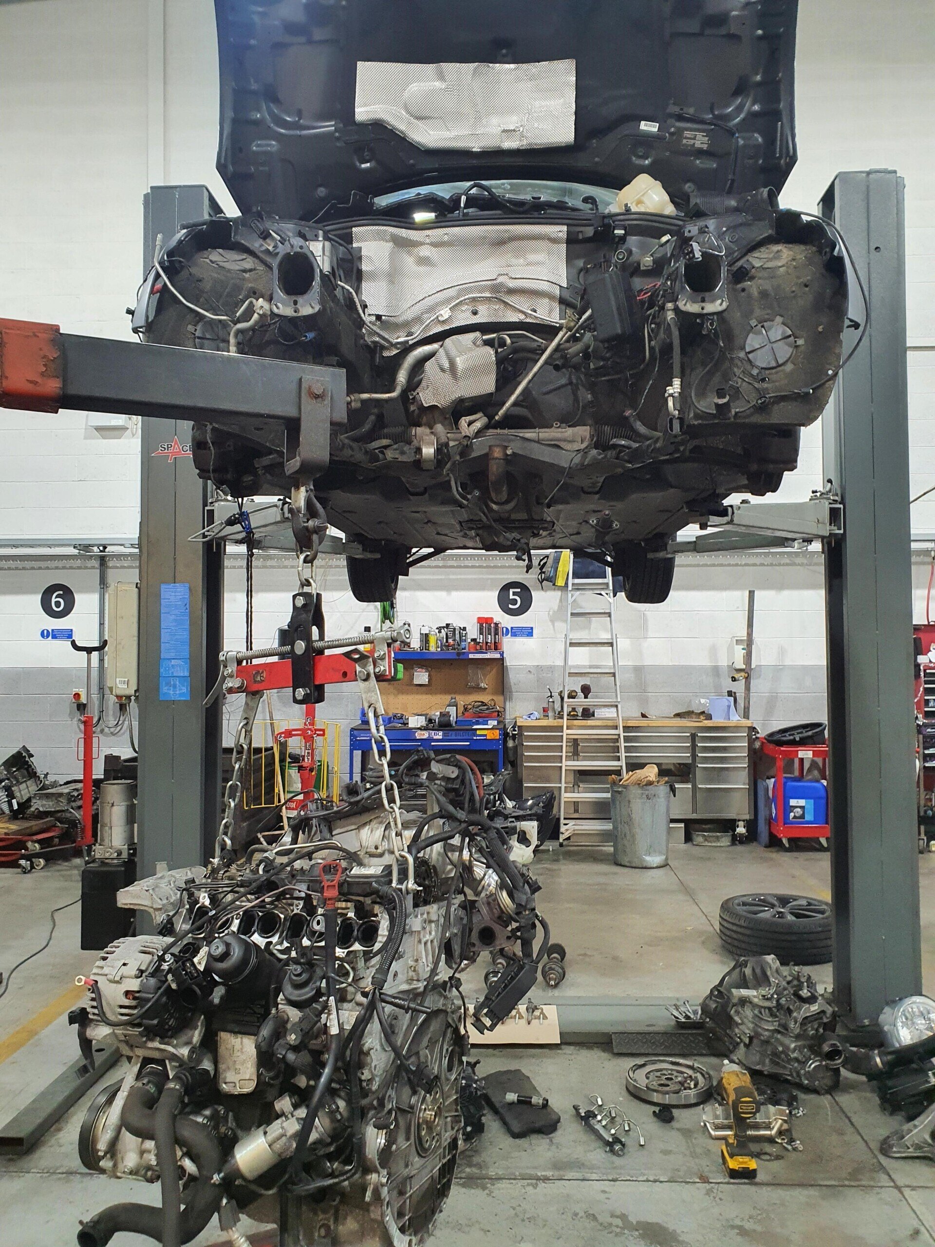 MINI Cooper Diesel timing chain replacement. MINI Cooper Diesel timing chain replacement.