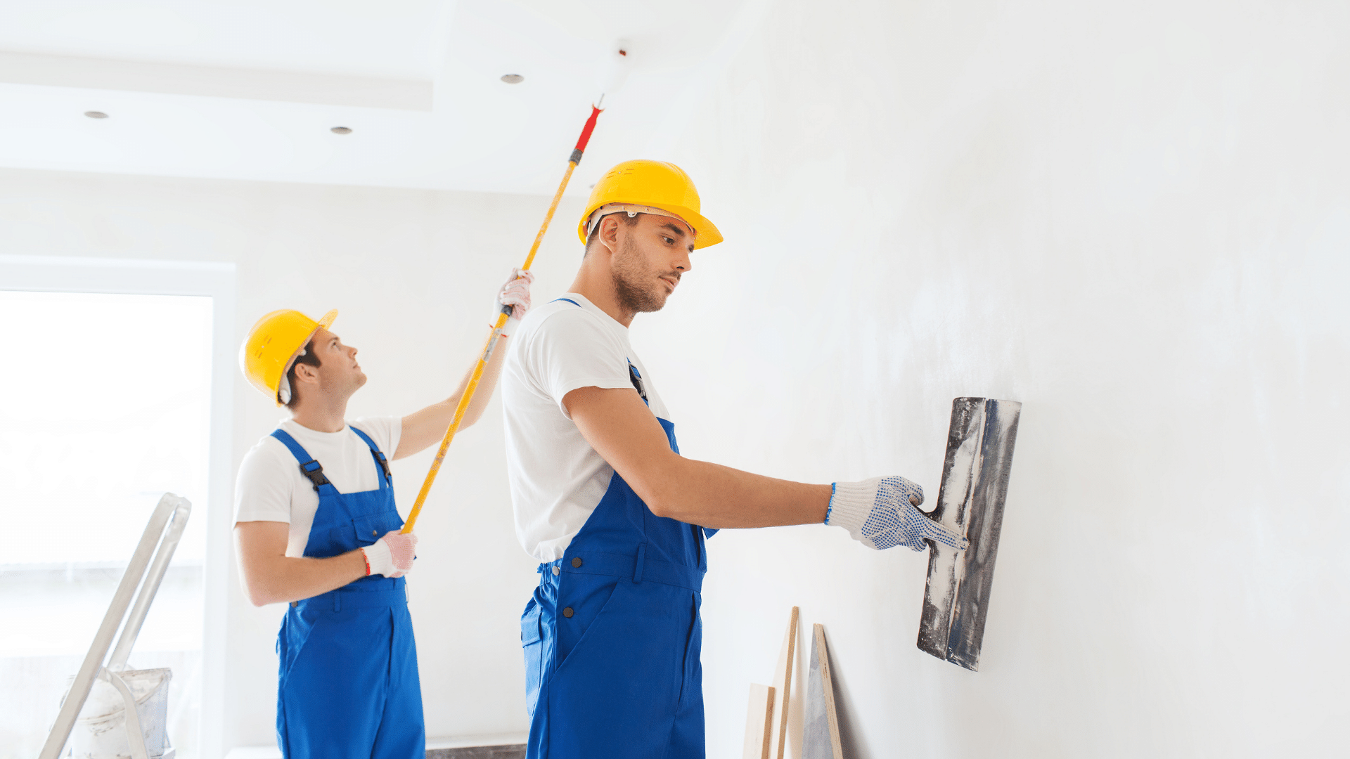 HOW TO PLASTER A WALL A BEGINNERS GUIDE