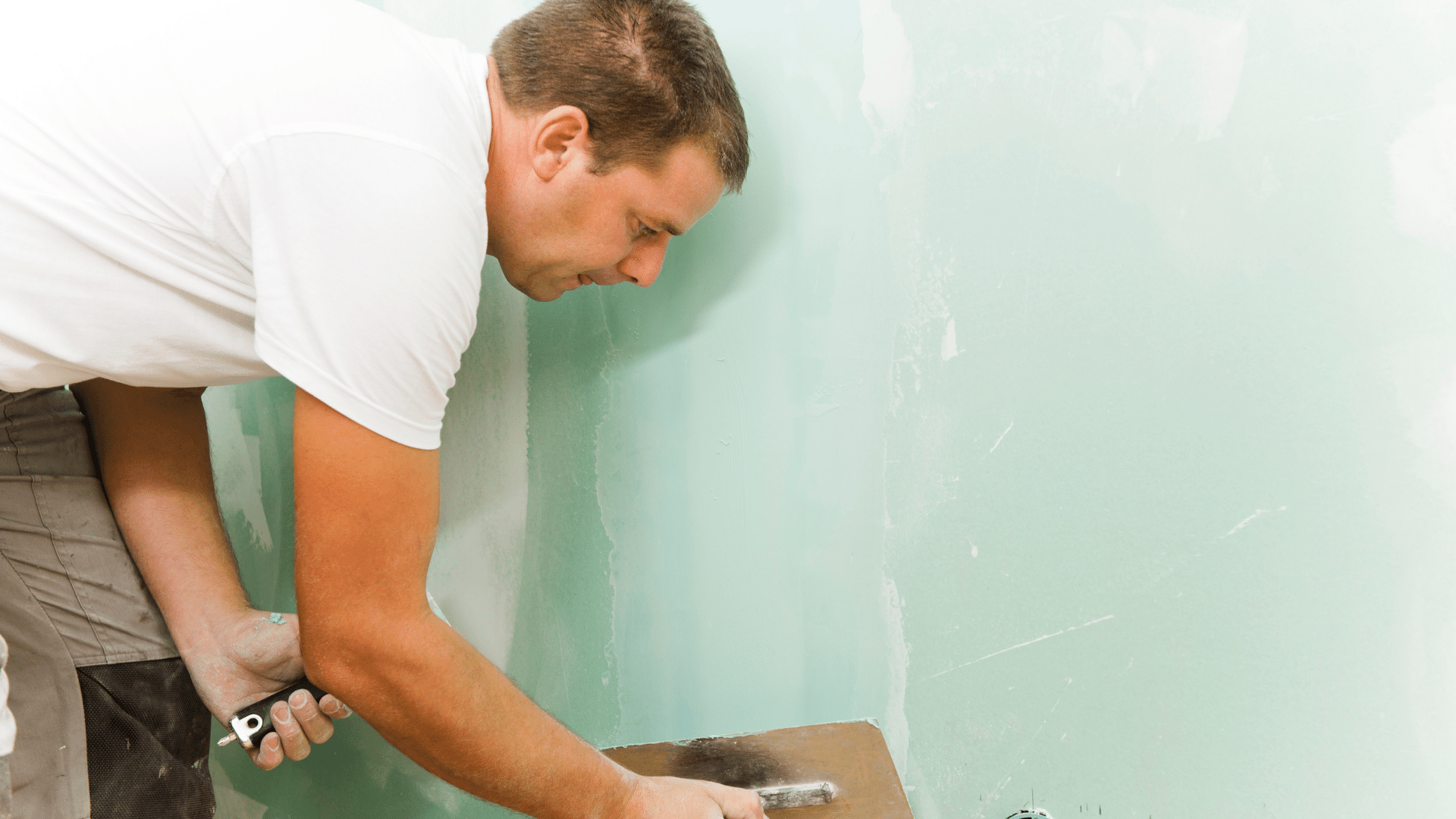 19 TOP PLASTERING TIPS & HINTS