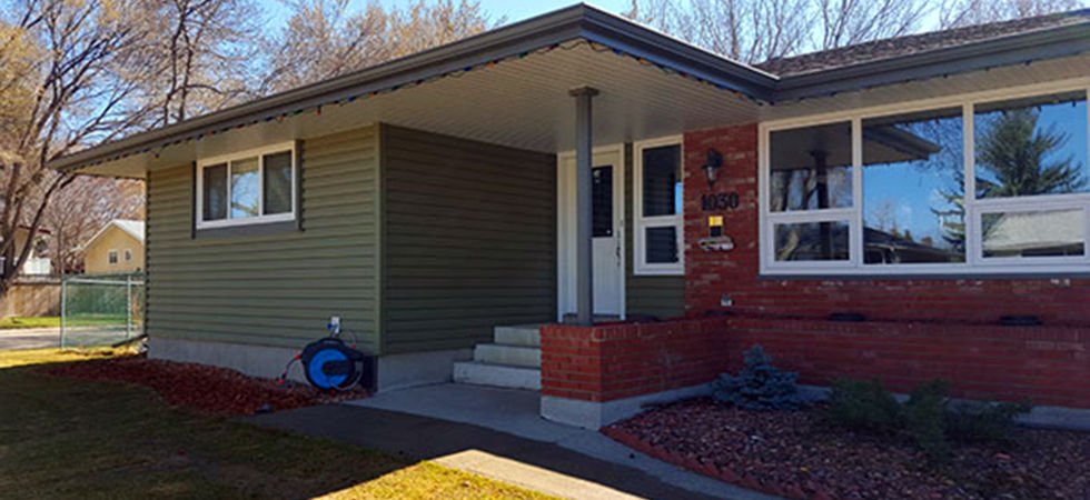 Vinyl &amp; Wood House Siding Installation Edmonton Legacy