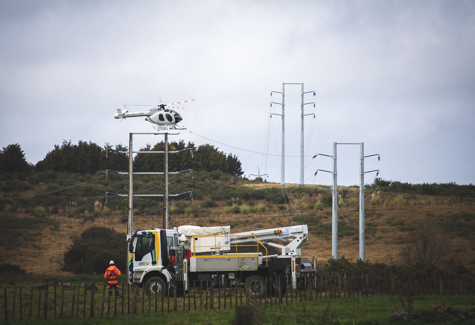 Heliventures power line stringing in Keri Keri