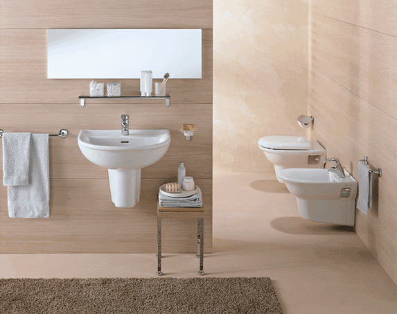 bagno con sanitari sospesi