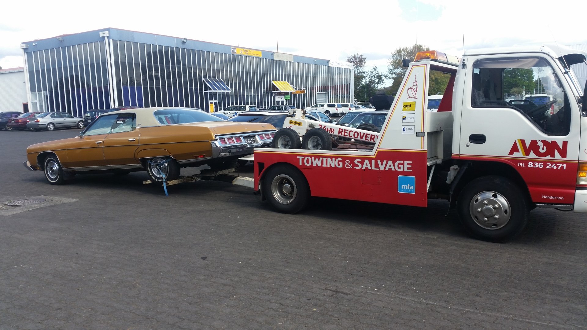 Towing operator Auckland Avon Towing & Salvage
