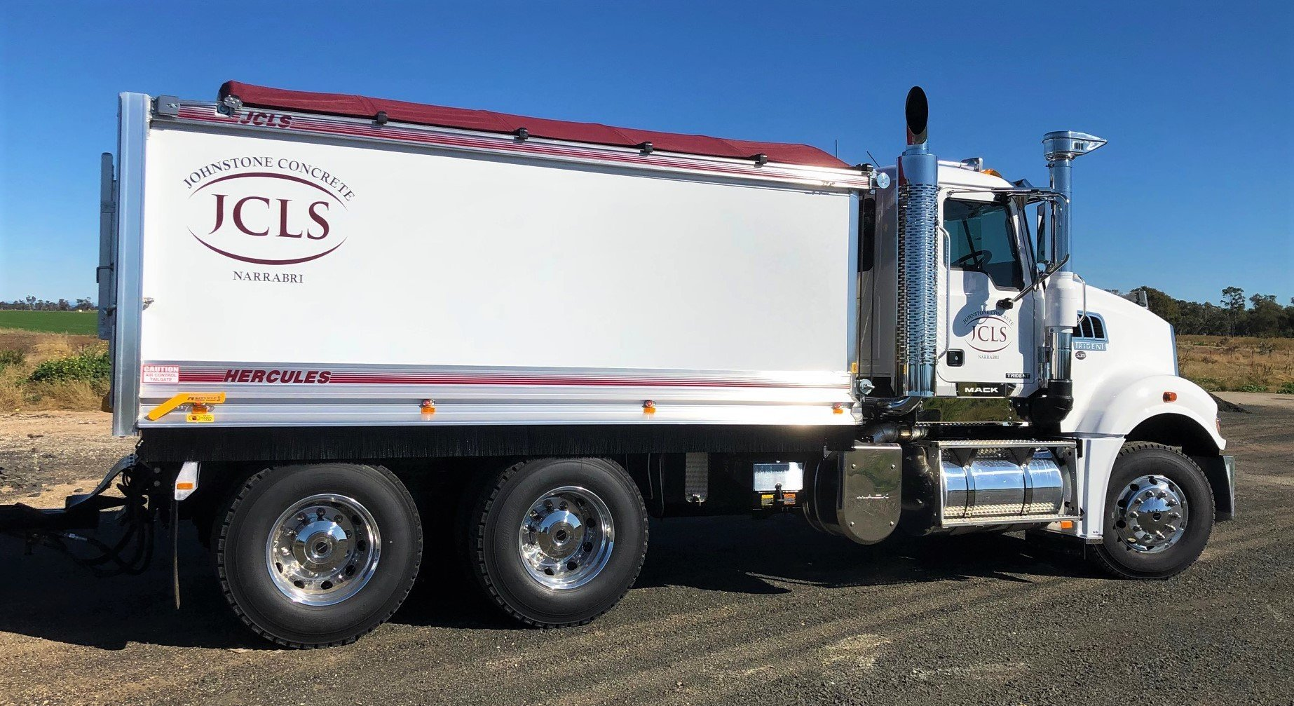 Darran Loader Our Image Gallery Of Our Fleet Of Trucks and Trailers | Darra