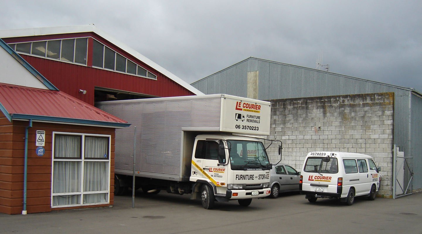 View Le Courier - Furniture Removals  truck