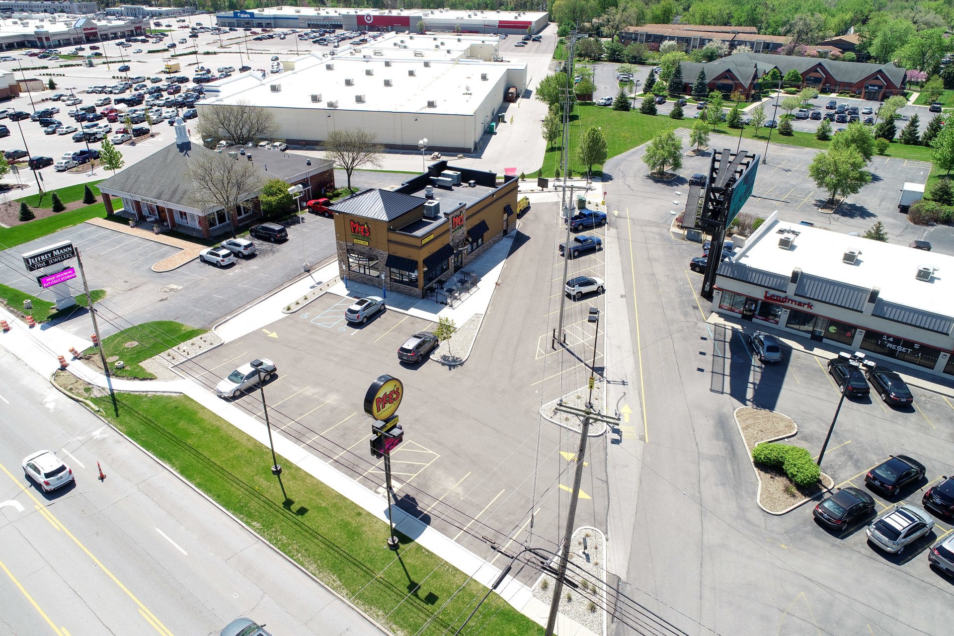 Noodles Plaza / Riverhills Holdings Inc. / Toledo, OH