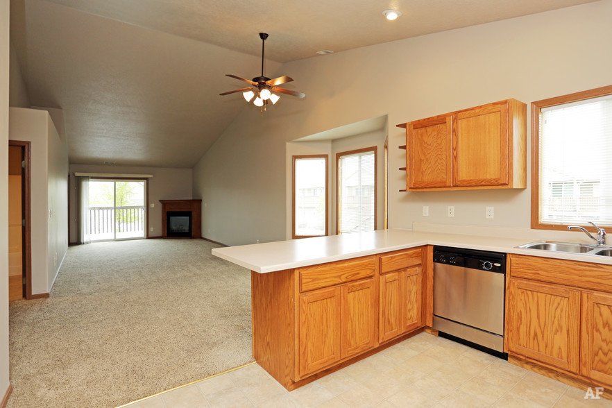 Lakeside Property Management Dakota Prairie Apartments