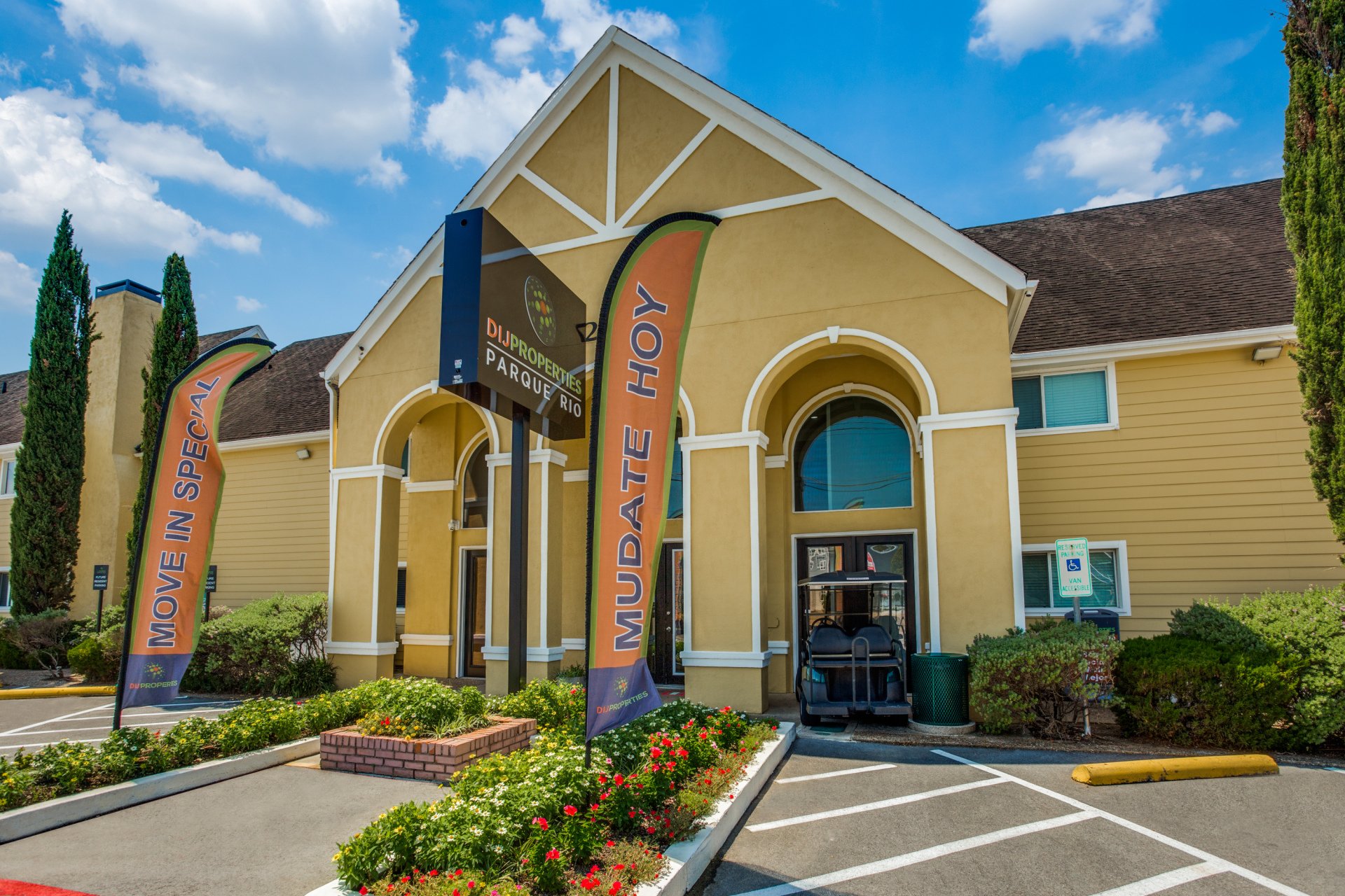 The Lake Lofts Apartment Homes in Dallas Texas