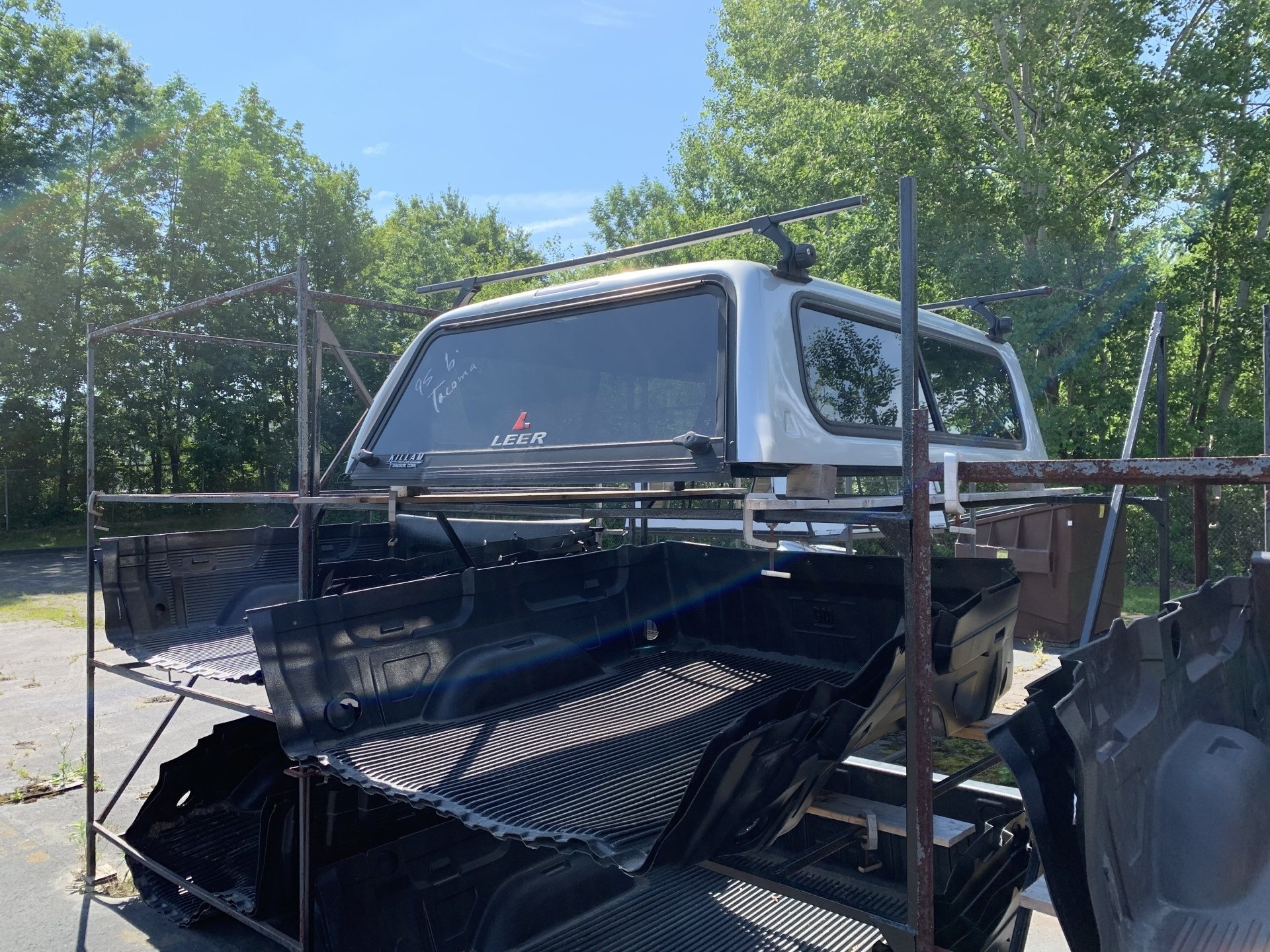 USED TRUCK CAPS & BED LINERS