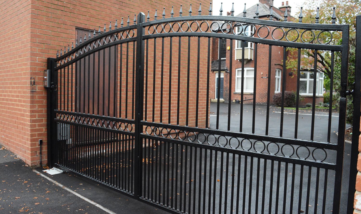 Topclass automatic gates in Leeds, Huddersfield and beyond