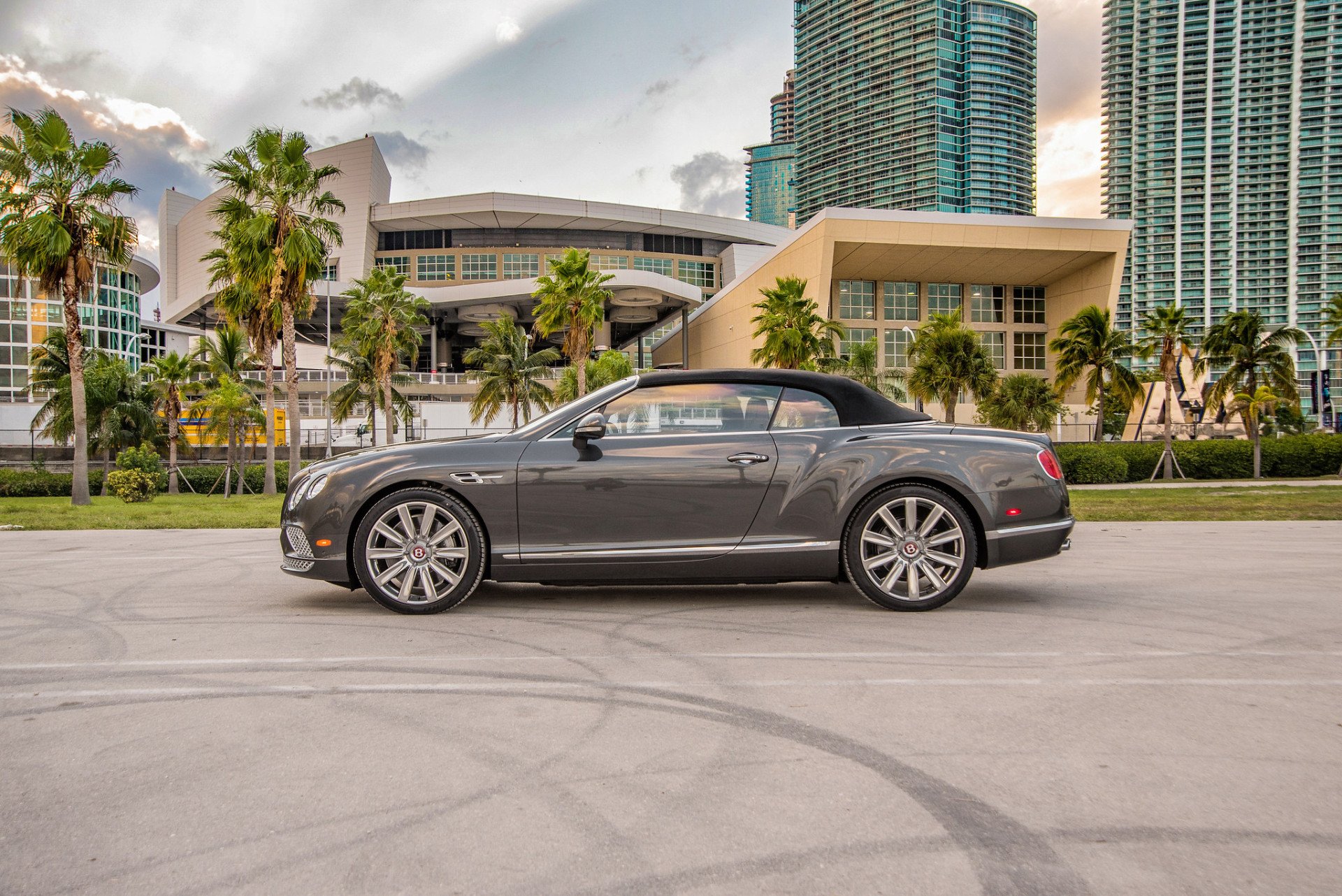 Luxury Car Rentals in Boston