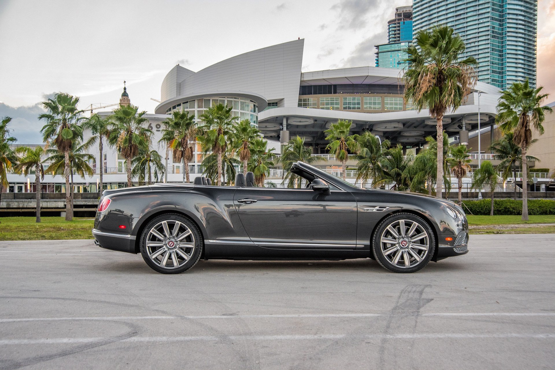 Luxury Car Rentals in Boston