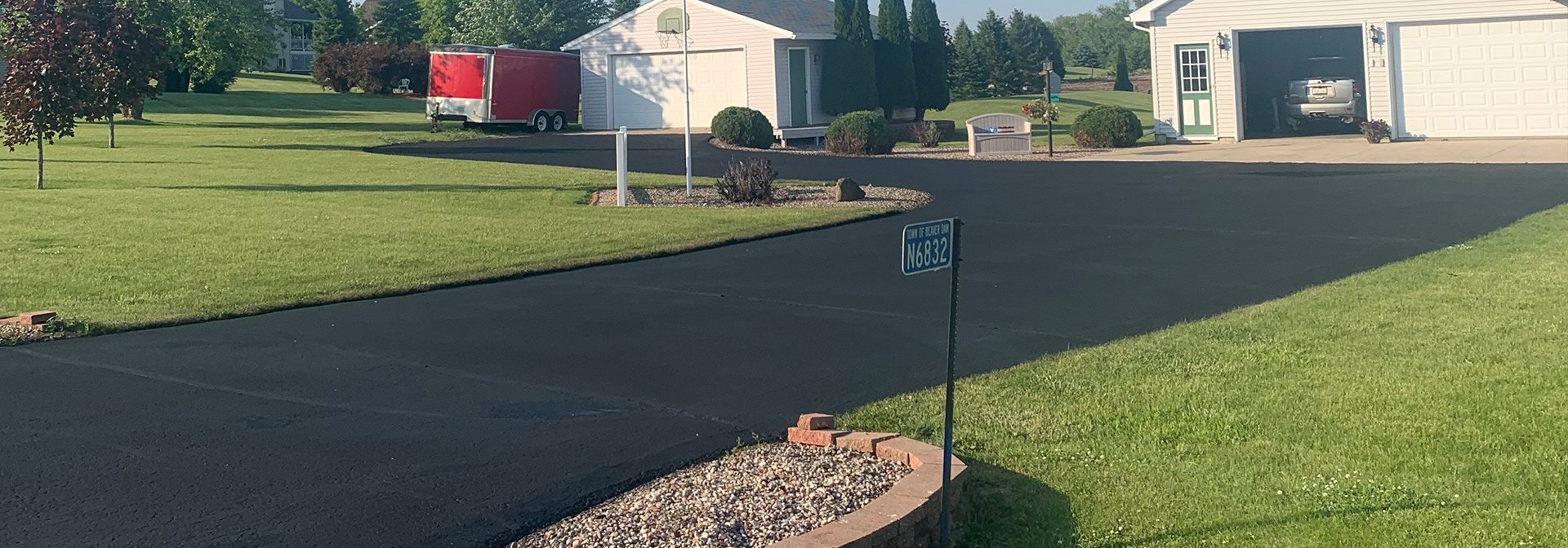 Madison Patching & Sealcoating Cottage Grove, WI Perla Asphalt Maintenance & Sealcoating