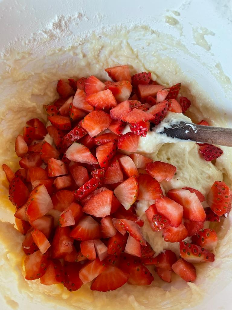 Strawberry Cream Yogurt Cake Recipe