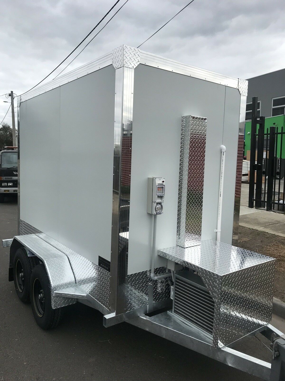 air-conditioner-and-cool-room-hire-advanced-air