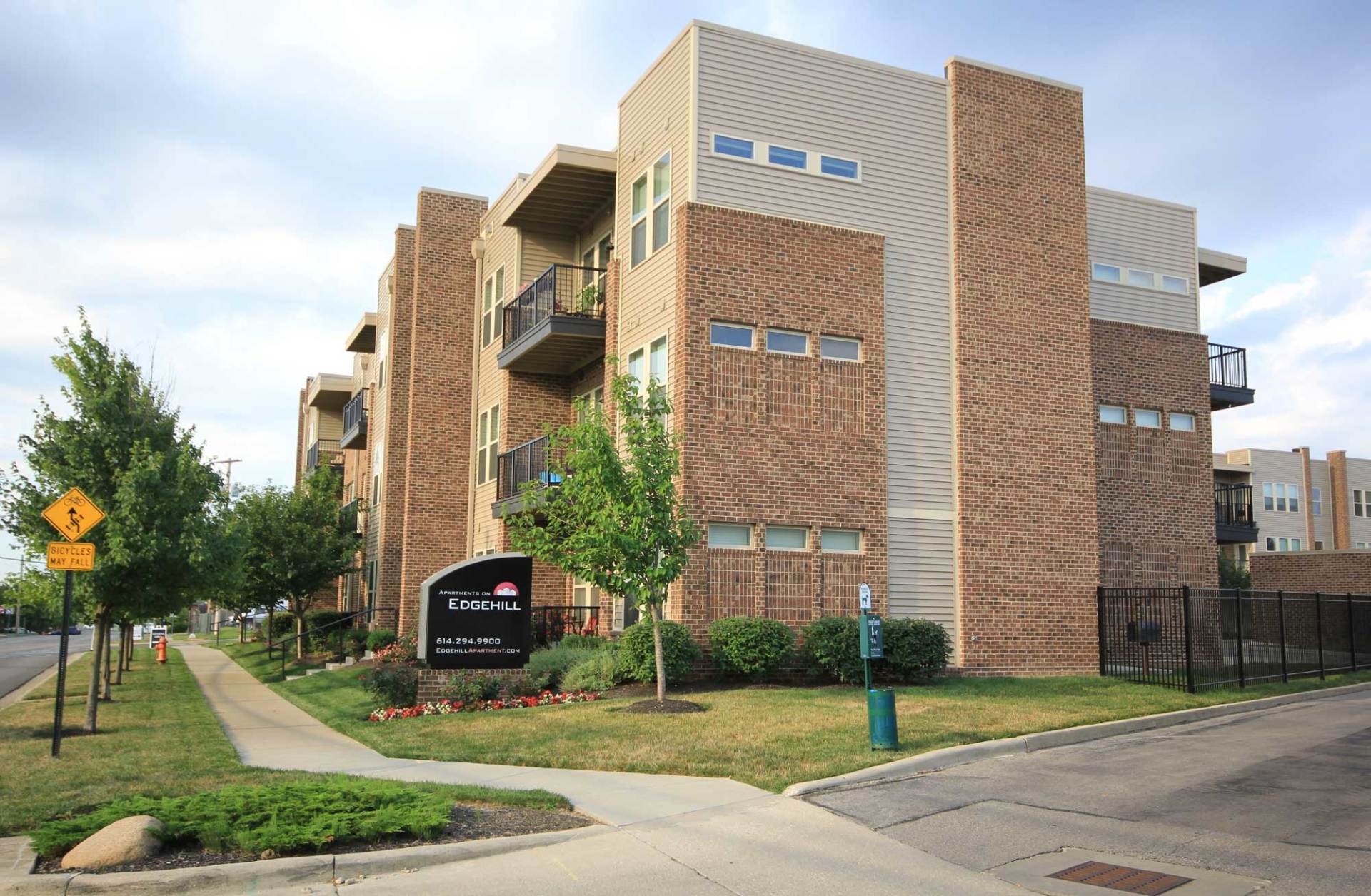 Home Apartments on Edgehill, Columbus, OH Living