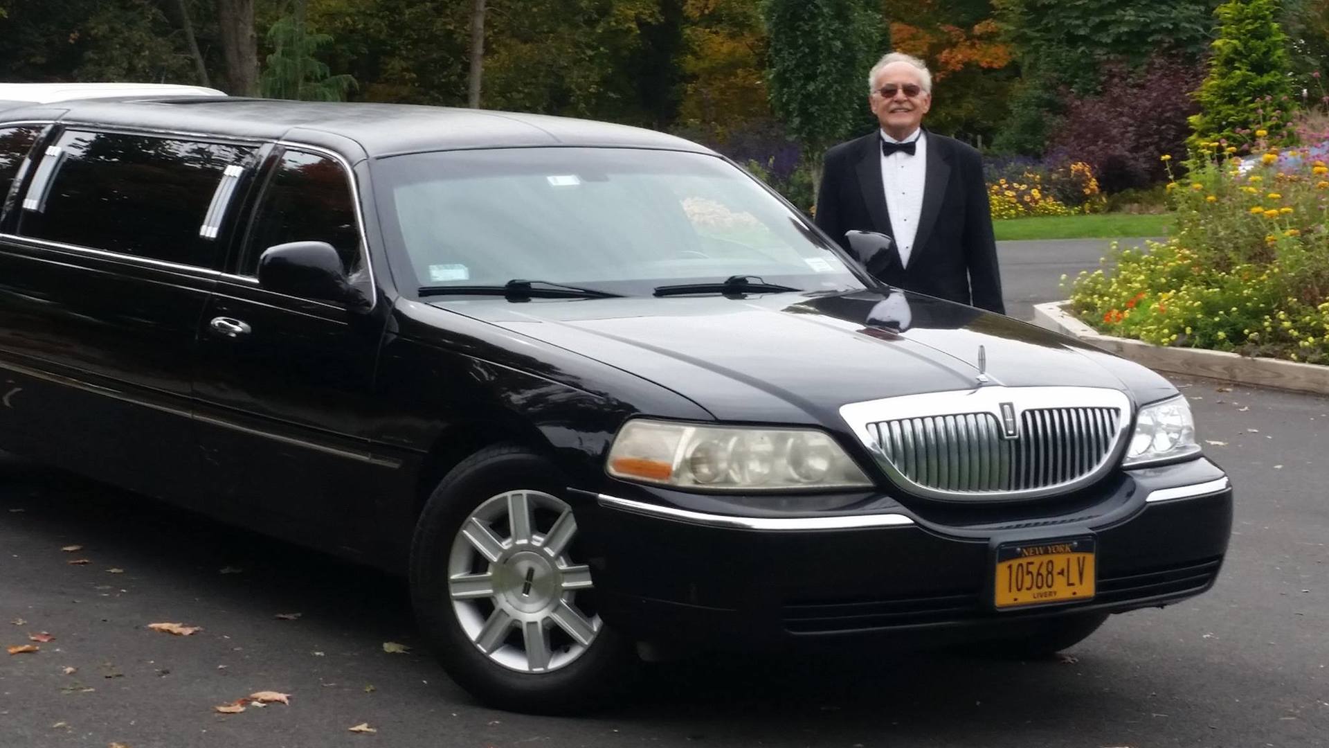 A Hudson Valley Limousine | Limo Rental | Circleville, NY