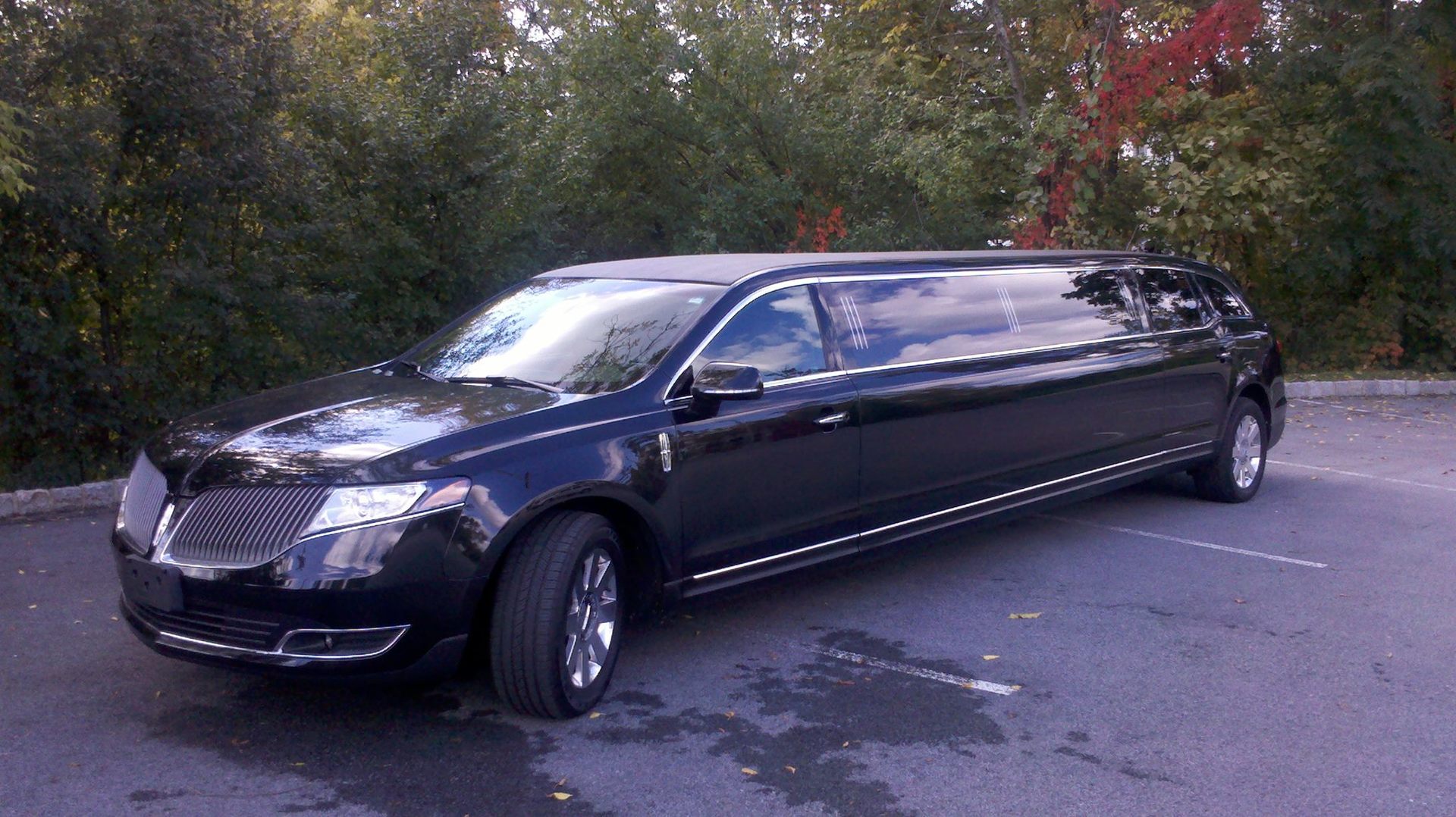 A Hudson Valley Limousine | Limo Rental | Circleville, NY