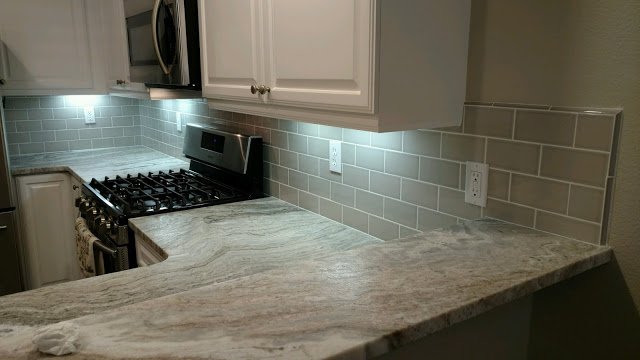 backsplash with fantasy brown granite