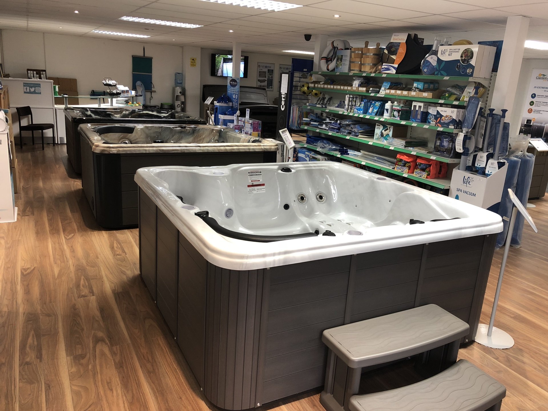 Hot Tubs For Sale Norwich, Norfolk Newson Swimming Pools