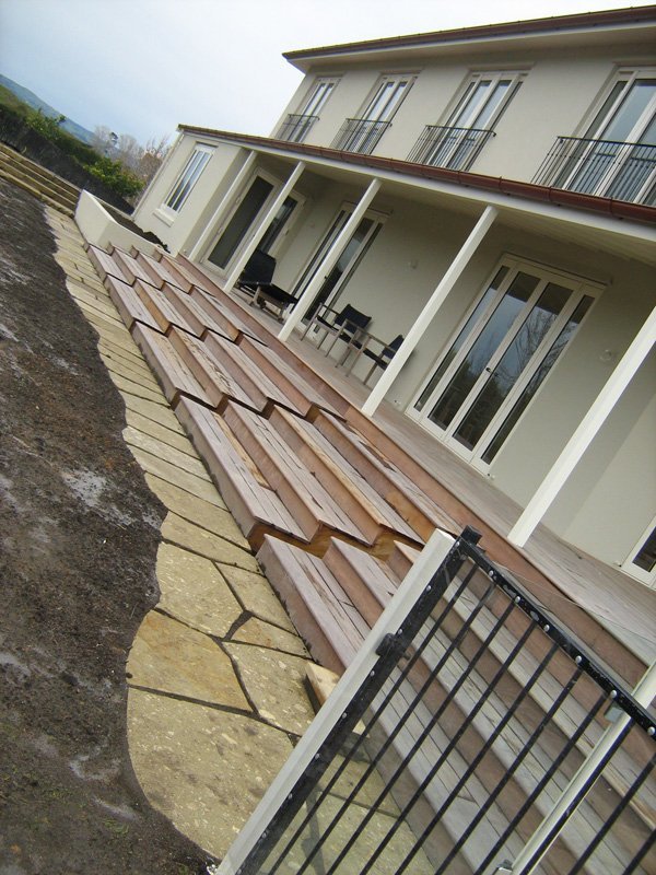 Exterior view of the house after renovation 