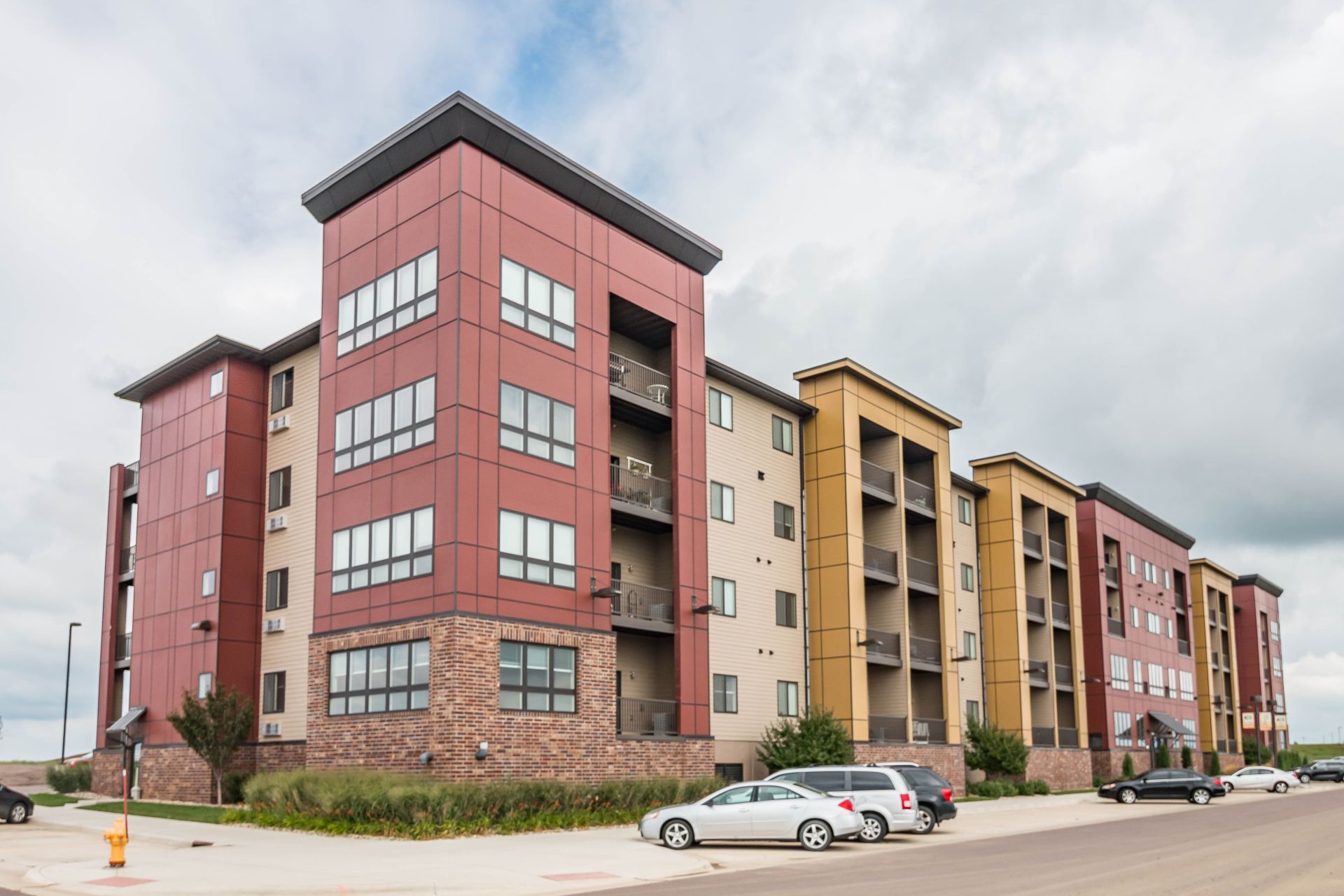 University Hills Apartments in Sioux Falls, SD 4415 N Graduate Ave