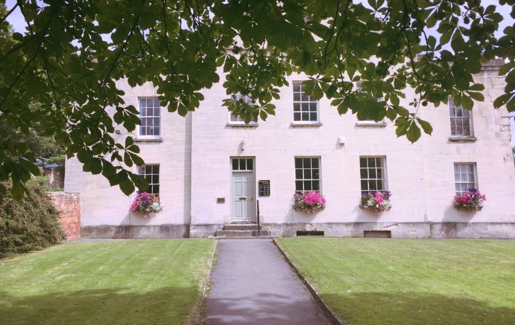 Absolutely Fabulous a reputed beauty salon in Stroud