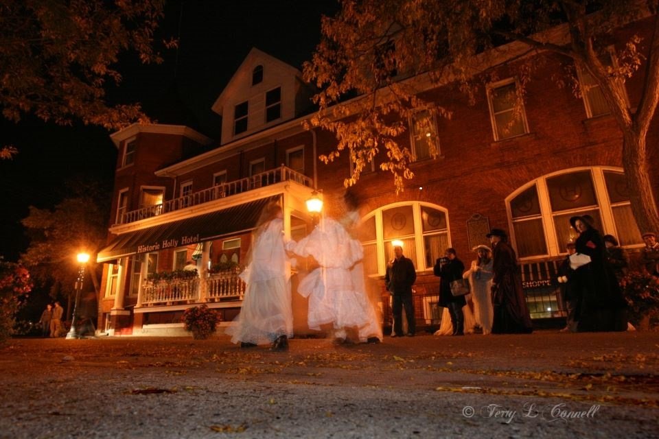 Historic Holly Hotel Dining Club Comedy Ghosts Of The Holly Hotel