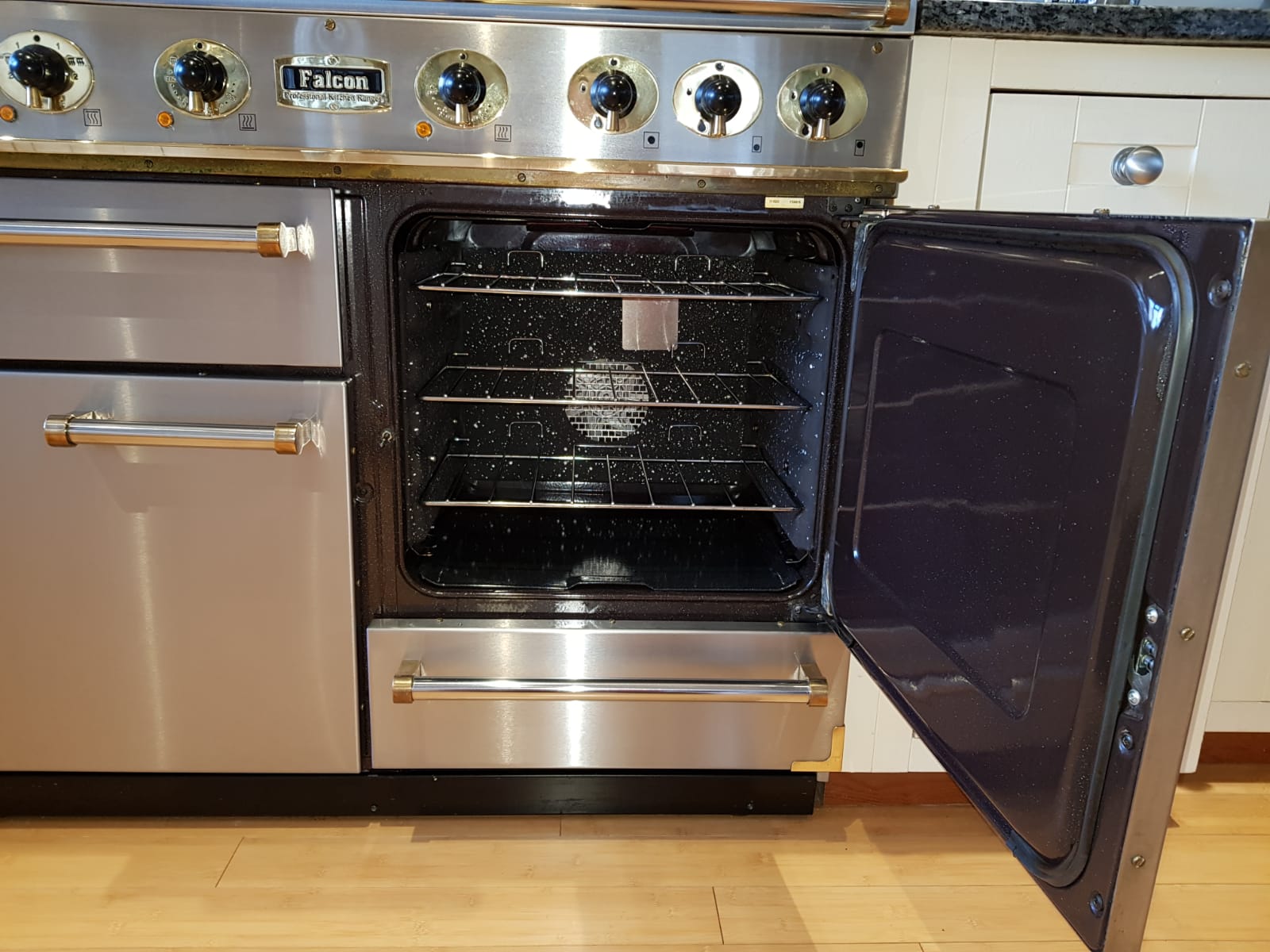 Oven cleaning firm Oven Cleaning Bristol