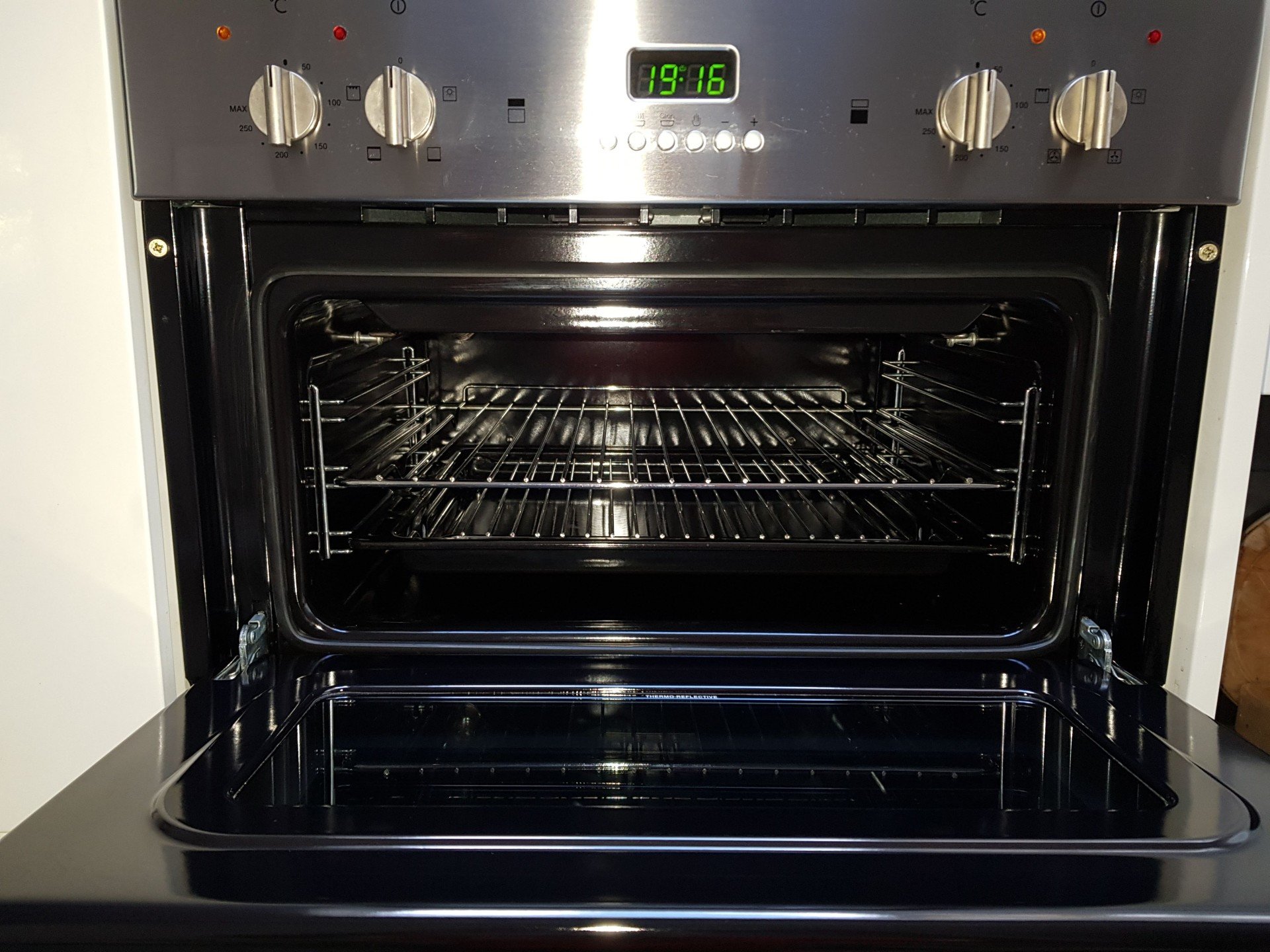 Oven cleaning firm Oven Cleaning Bristol