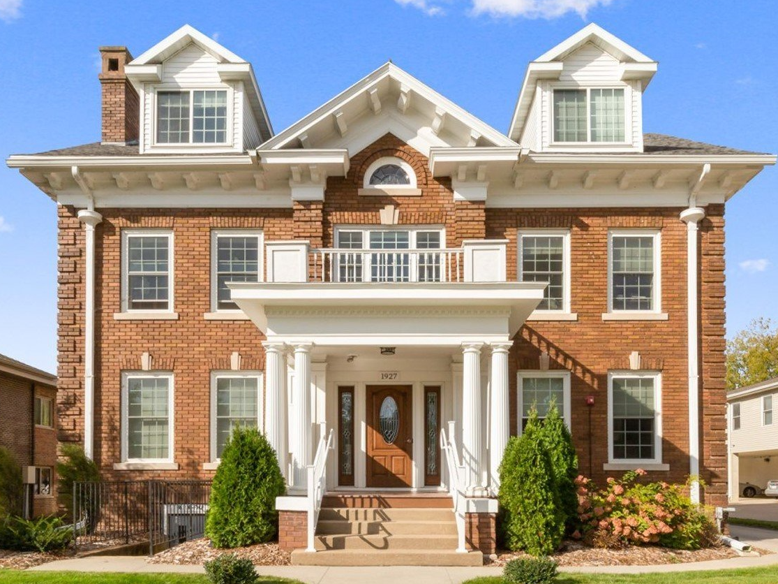 The Mansion University Manor Apartments Cedar Falls, IA