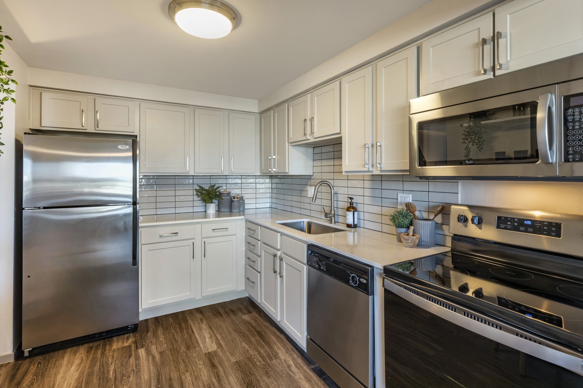 the-rays-at-vegas-towers-apartment-homes-in-las-vegas-nv