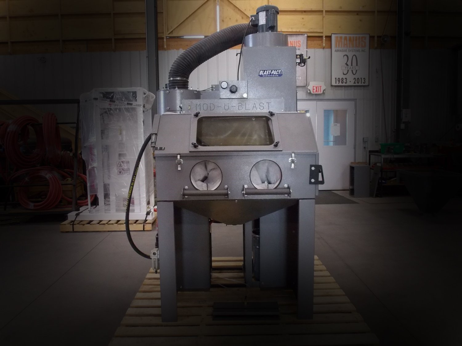 Sandblasting Equipment Manus Abrasive Systems Inc.
