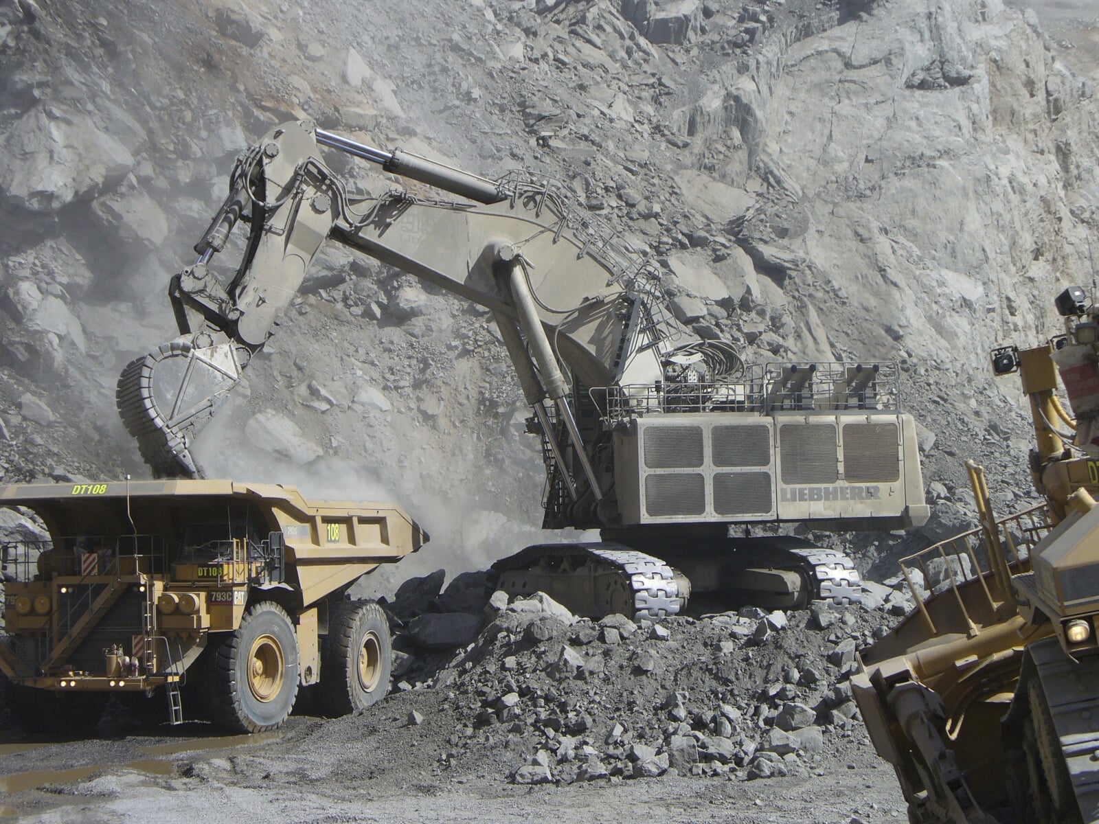 Mining Equipment Maintenance in Mackay Synergex RCM