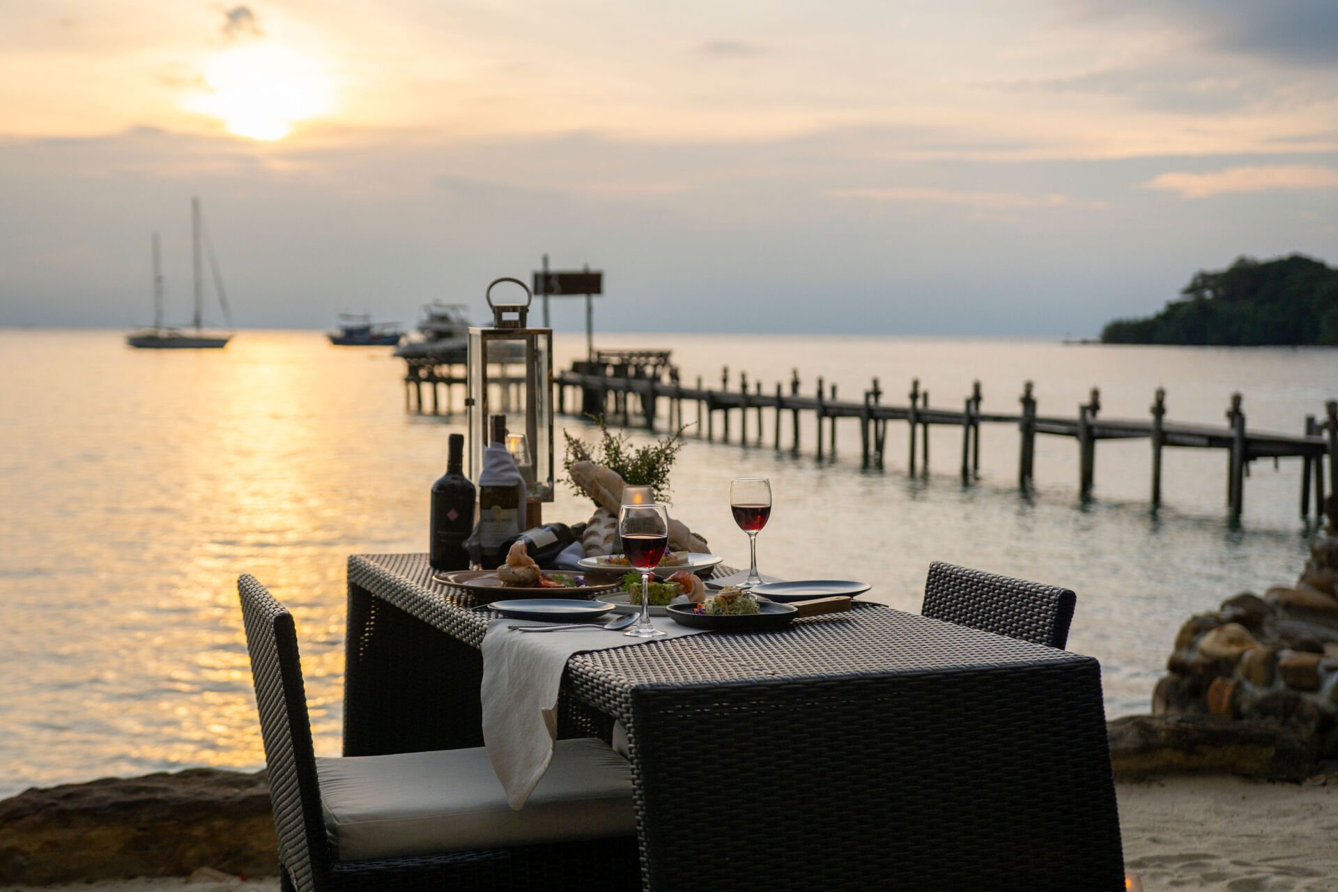 Blue Coral Restaurant and Lounge