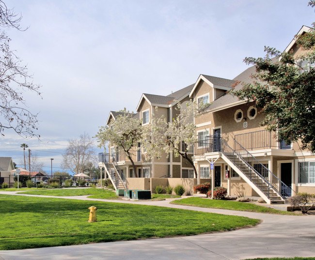 Home Santa Clarita Apartments and Townhomes for Rent