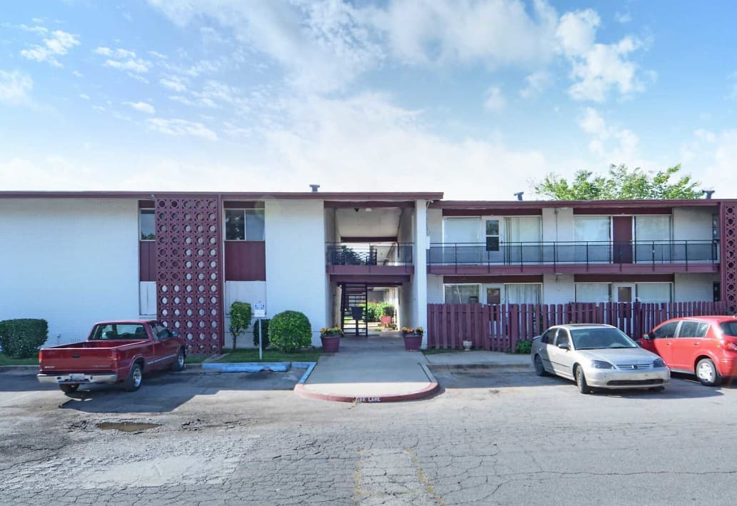 Crestpark Apartments Pro ResidentialPro Residential