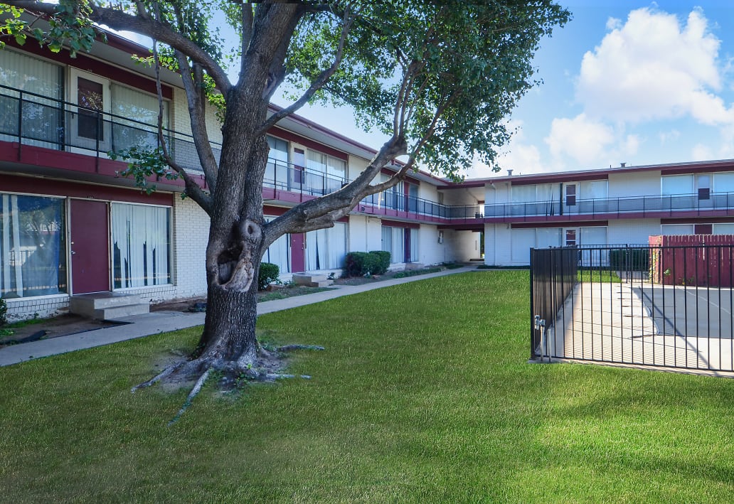 Crestpark Apartments Pro ResidentialPro Residential